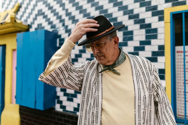 Découvrez les accessoires homme Sandro pour sublimer votre style au quotidien